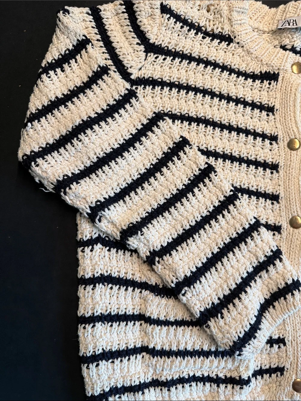 Zara oversized chunky knit sweater.  
Size XL. - Picture 3 of 4